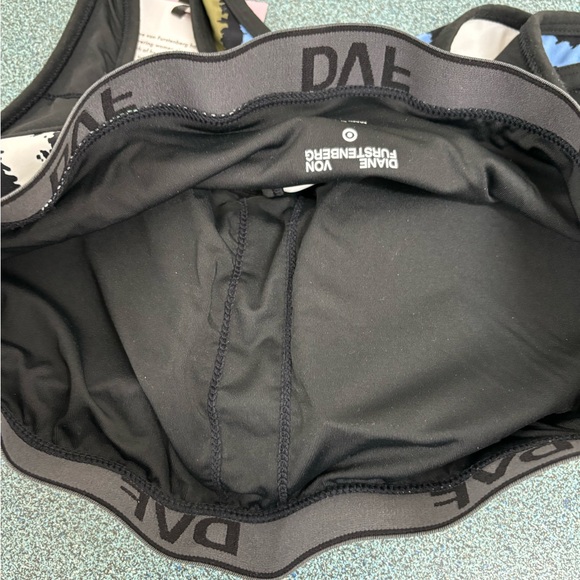 Diane Von Furstenberg by Target. 2 piece set. Size S. Inseam 7”. new with tags. - Picture 7 of 8